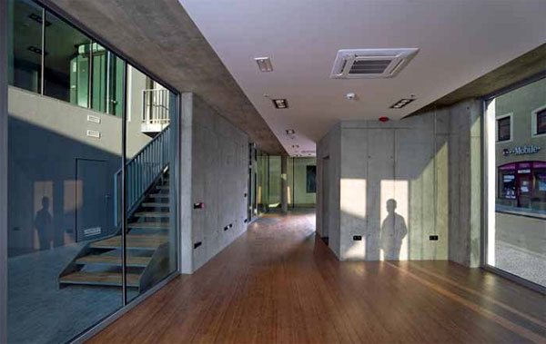 interiér,design,podlahy,dřevo,beton