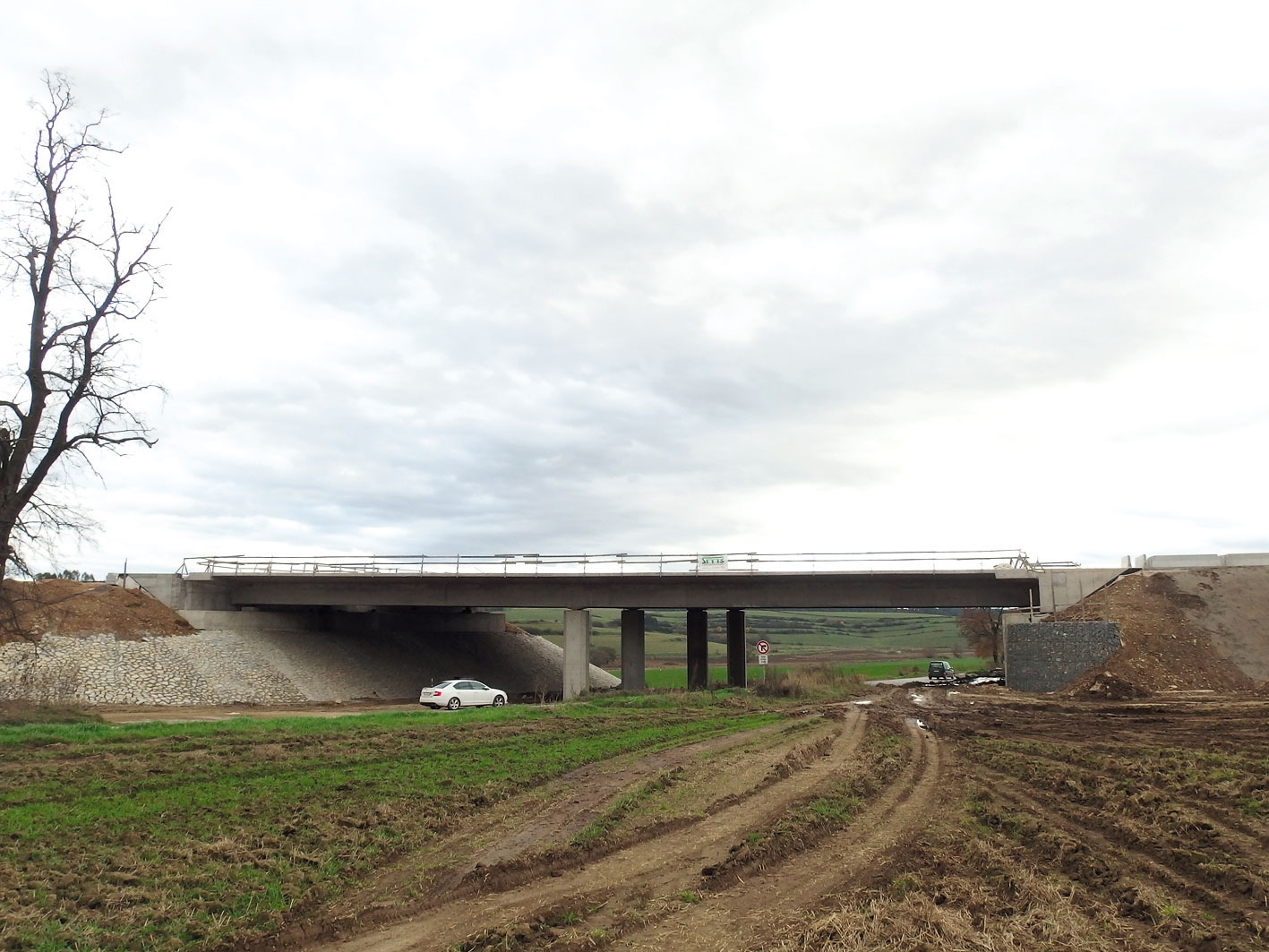 SO 212 – Most na dálnici nad silnicí II/533 v km 10,278 D1