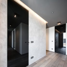 Dveře MASTER DOOR s černým lakovaným sklem