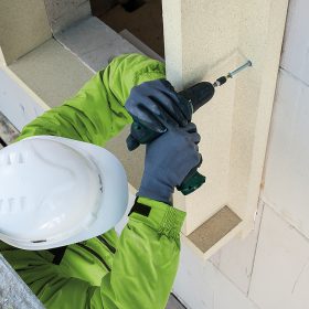 Velmi jednoduchá instalace nosných rámů na zdivo jen pomocí lepení a pojistného kotvení 2