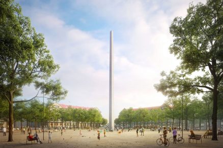 Výrazným prvkem návrhu je také centrální monument