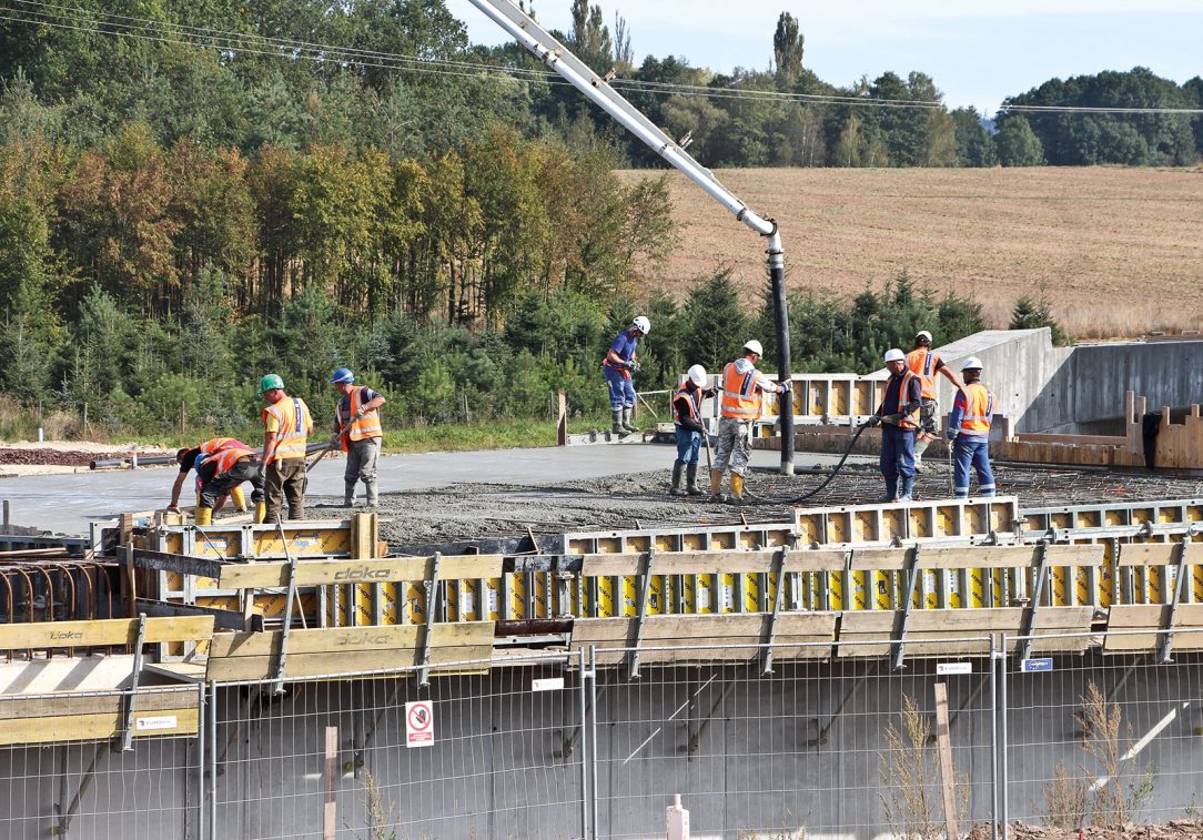 Výstavba úseků dálnice D3 na Českobudějovicku