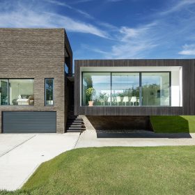 Black House 10