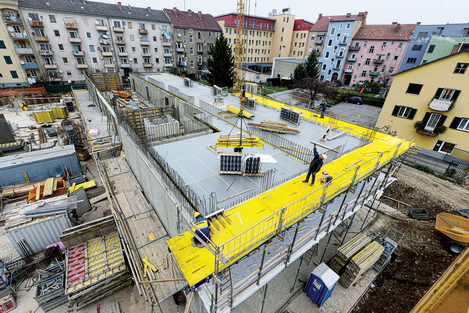 Minimální doba použití jeřábu díky rychlé práci ze země jeřáb je nutný pouze pro zvednutí materiálu pro doplňkové oblasti