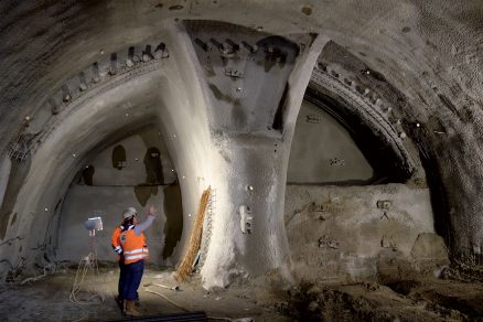 Obr. 7 Ražba tunelu (zdroj: ARGE Tunel Spitzenberg + trasa BA2)