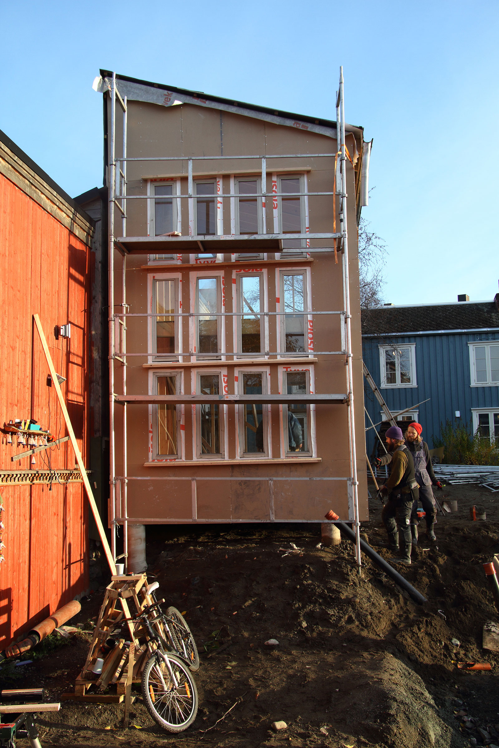 Torfinn and Per Kristian working on the common house