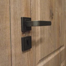 Dveře řady Rustik jsou stylové, ale zároveň moderní a praktické – vyrobené z novodobých materiálů s dlouhou životností.