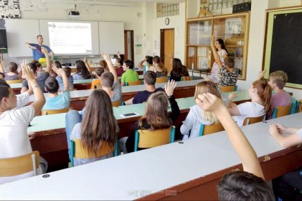 Obr. 3 Ukázka interaktivního workshopu k měření koncentrace CO2 na školách.