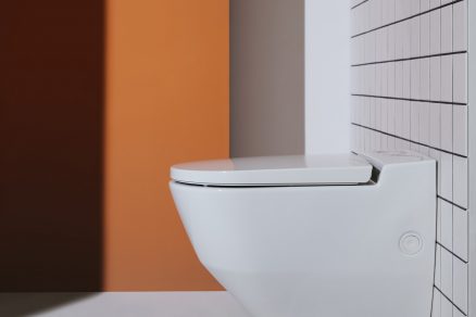 WC Cleanet Navia Celokapotovaný kompaktní design