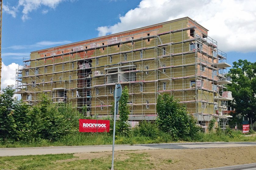 Ideální řešení pro zateplení fasády domu - zateplování nehořlavou kamennou vlnou ROCKWOOL.