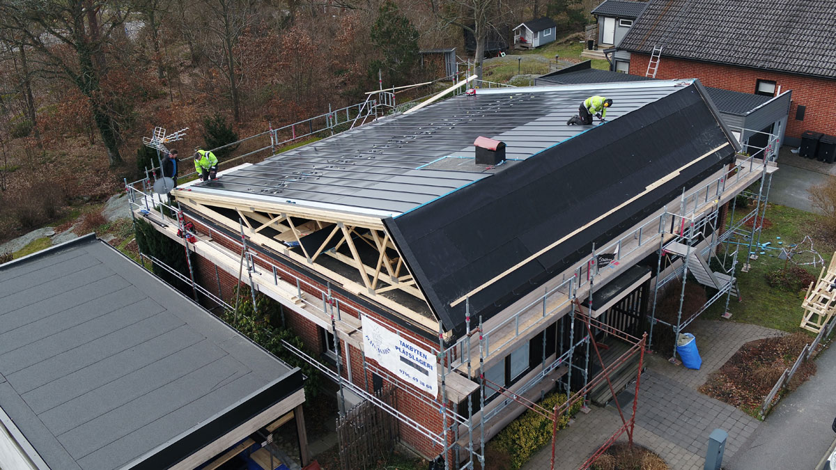 Montáž střešního systému Lindab SolarRoof