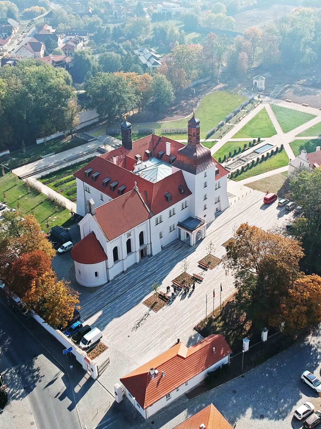 Rekonstrukce arcibiskupského zámku a zahrad na hotel Dolní Břežany