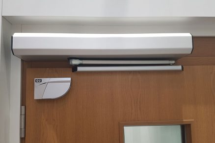 patentovaný pohon otevíravých dveří DTN 80 01