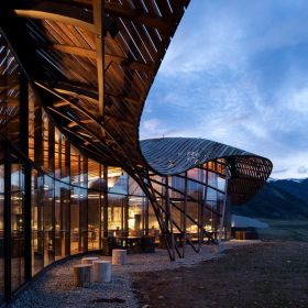 Lindis Lodge – luxusní chalupa s pěti ložnicemi v opuštěném ledovcovém údolí v novozélandských Jižních Alpách