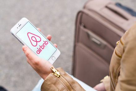 Internetová služba Airbnb původně určená ke sdílení ubytování rychle přerostla v běžné podnikání