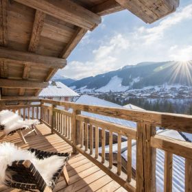 Pohodlná horská chata zasazená do svahu s nádherným výhledem na Morzine
