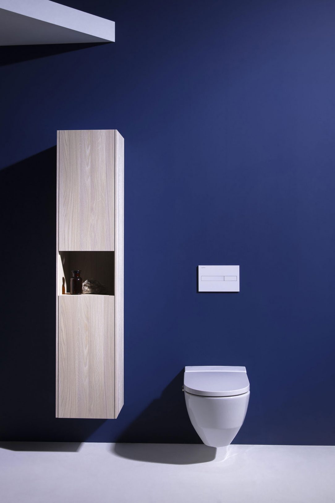 Minimalistický design se hodí do jakékoli koupelny a toaleta je k nerozeznání od běžné