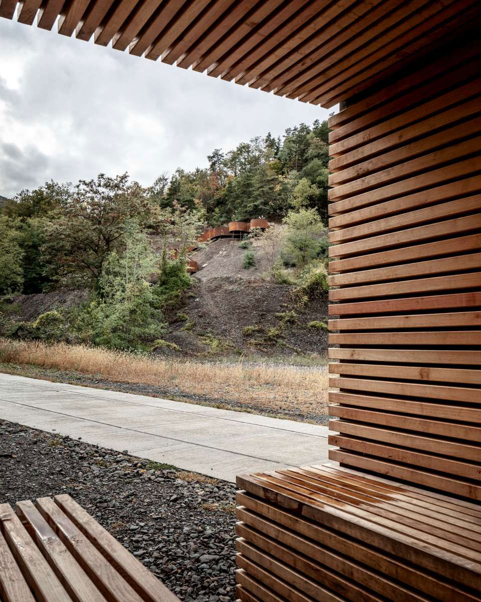 Chemin des Carrieres – stezka s vyhlídkou 08