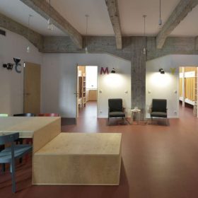 Hostel CMYK 07