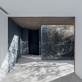 Foyer.