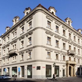 Secesní Kafkův dům v Praze v blízkosti Staroměstského náměstí po rozsáhlé rekonstrukci