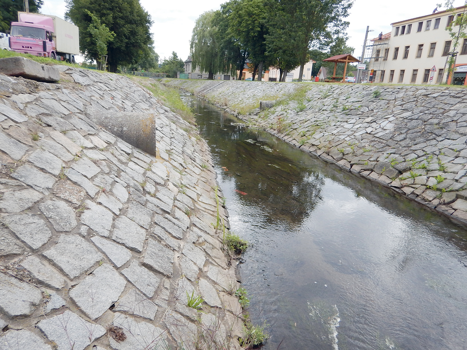 Zkapacitnění Vejprnického potoka v Plzni, aby pobral všechnu srážkovou vodu ze zpevněných ploch v obci