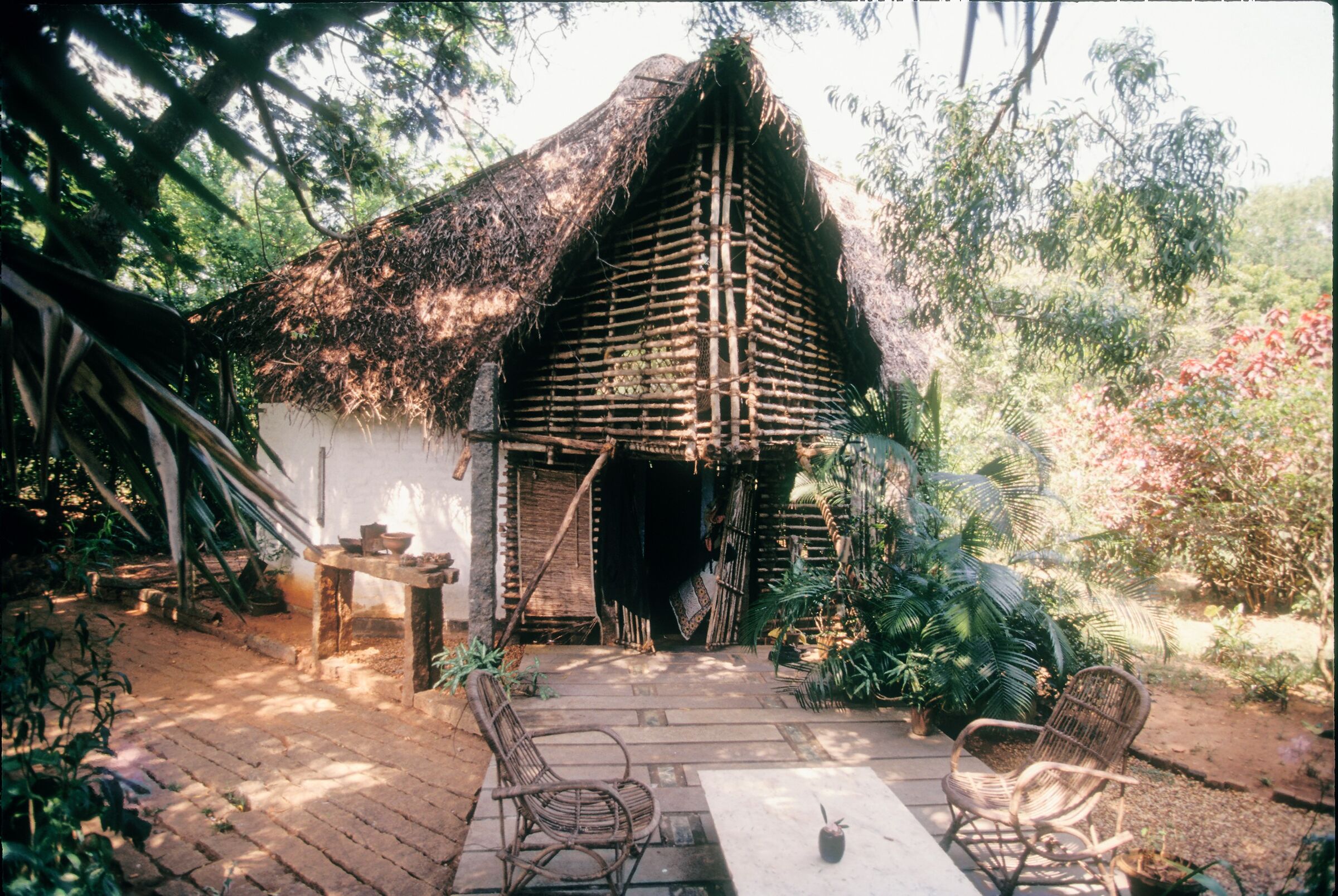 Anupama Kundoo Hut Petite Ferme Aureville Indie 1990