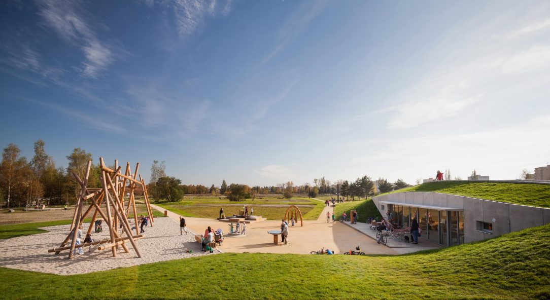 HLAVNI DVOUSTRANA PARK 4D