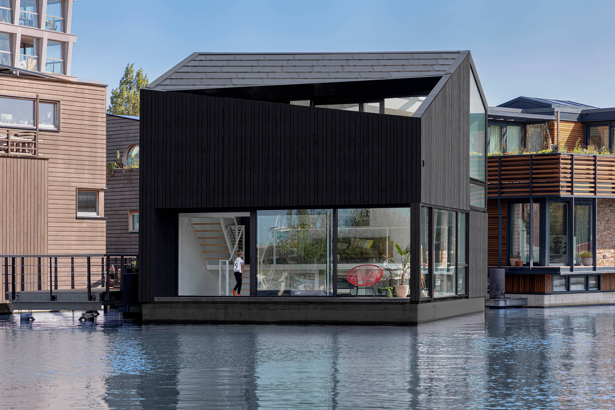 065 HR 09 Floating Home Schoonschip residential exterior facade i29