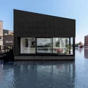 065 HR 12 Floating Home Schoonschip residential exterior facade i29