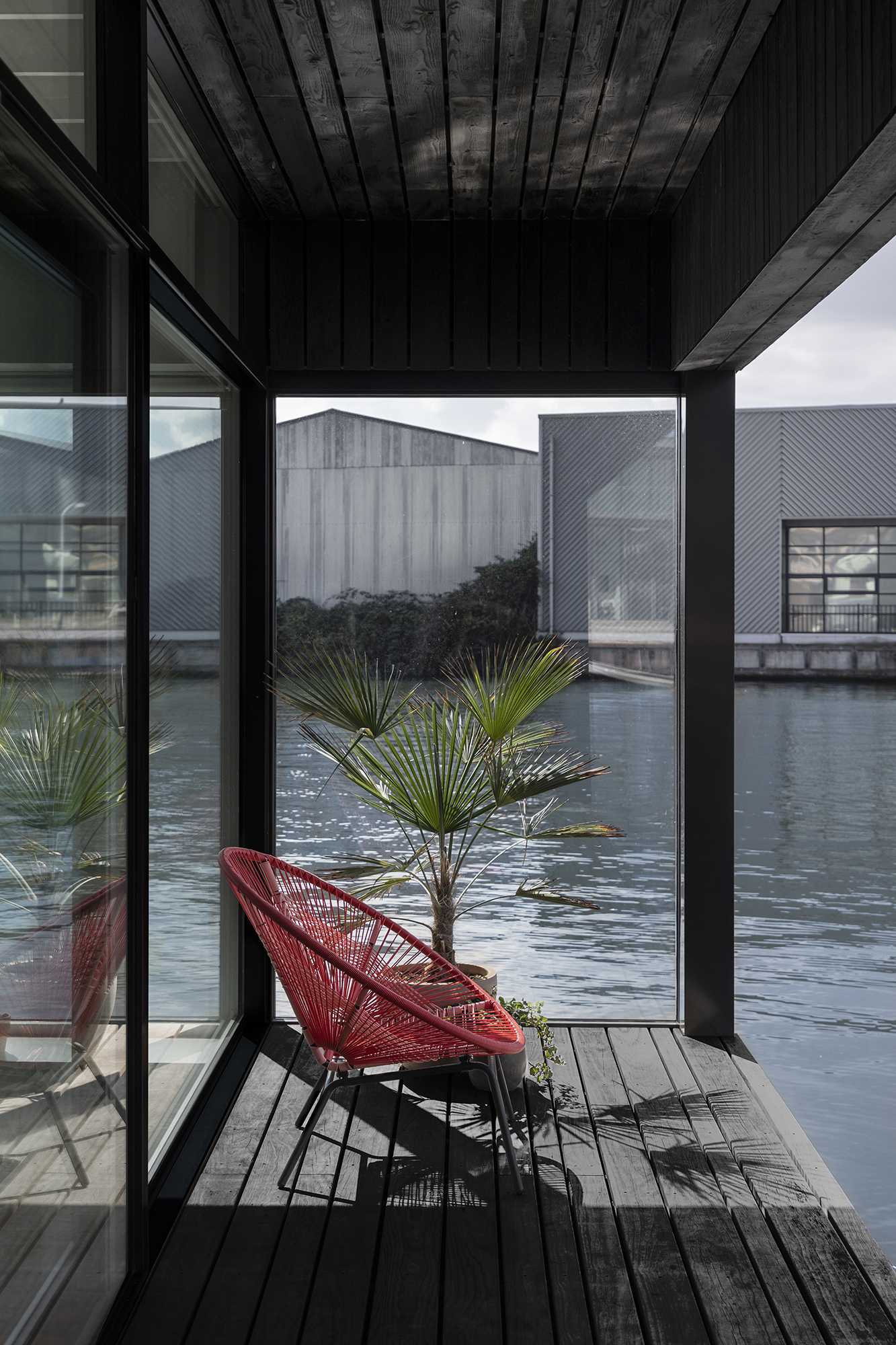 065 HR 14 Floating Home Schoonschip residential exterior terrace i29