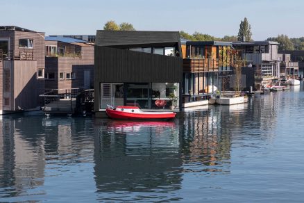 065 HR 16 Floating Home Schoonschip residential exterior facade i29