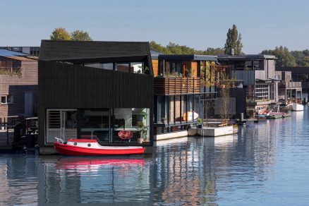 065 HR 17 Floating Home Schoonschip residential exterior facade i29