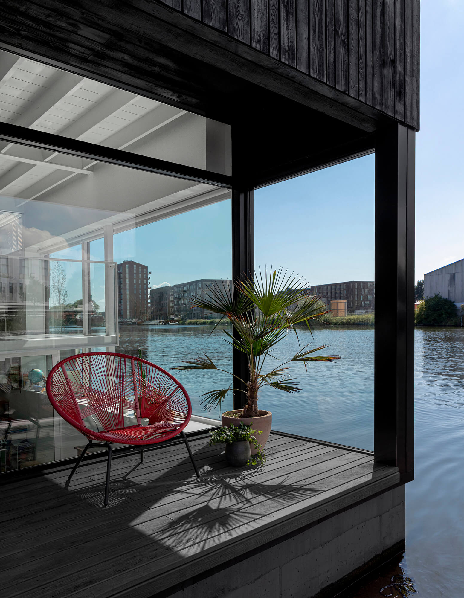 065 HR 20 Floating Home Schoonschip residential exterior terrace i29