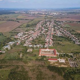 01 titulka letecky zaber kopcany