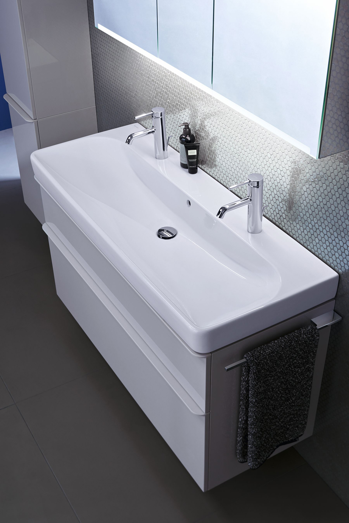 obr.4 2019 Bathroom 07 G1 Geberit Smyle Big Size