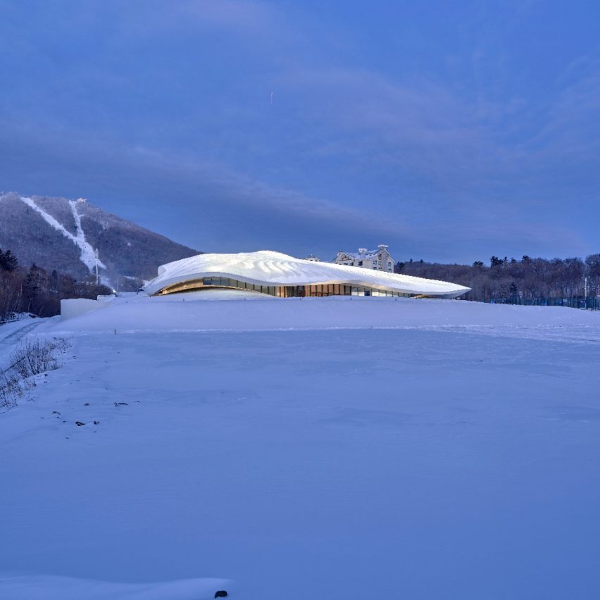 Yabuli Conference Center // Čína // MAD Architects