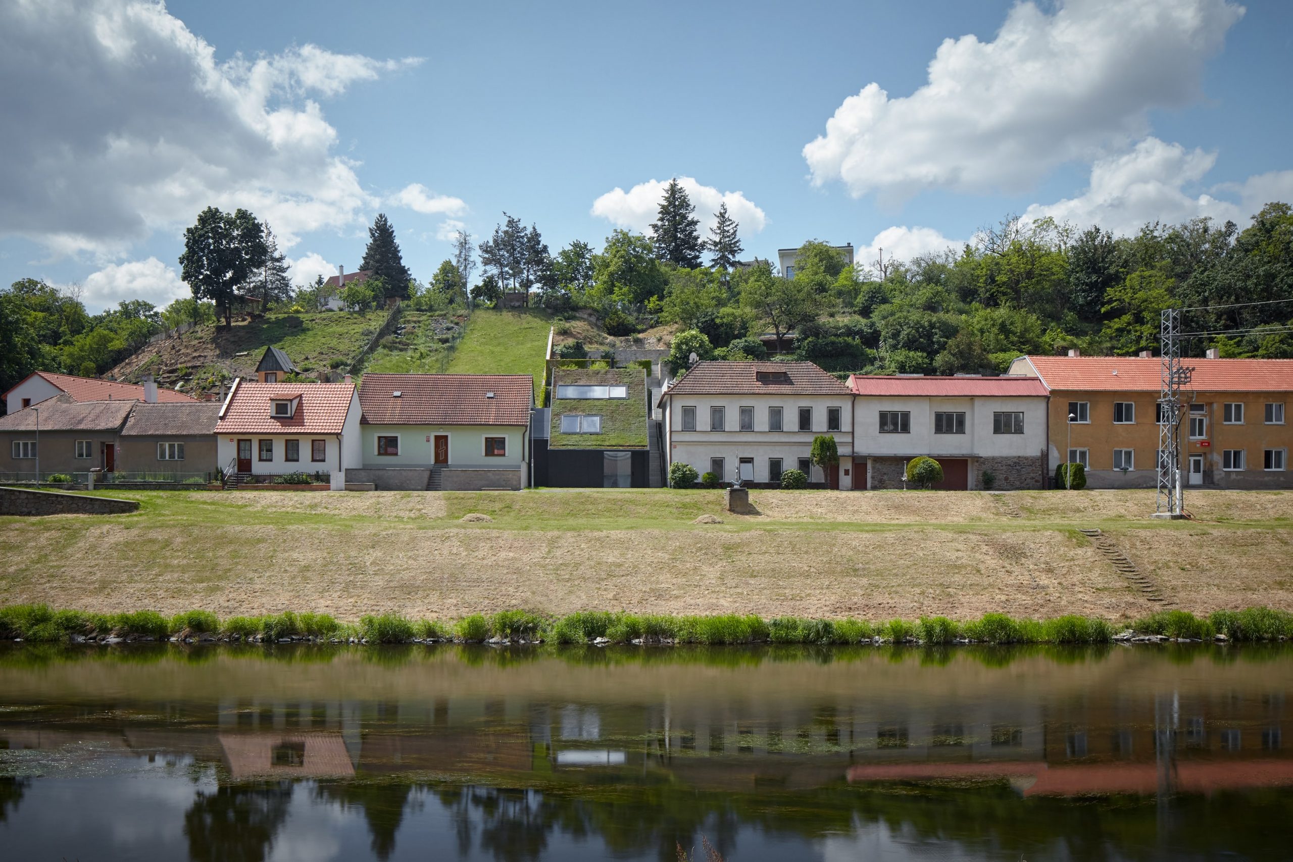 Rodinný dům v údolí Dyje / Kuba & Pilař architekti