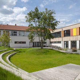 Architektonické soutěže pomáhají při rozšiřování škol.