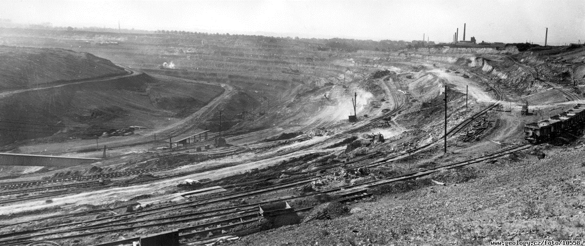 Obr. 3 Jáma dolu Julius Fučík v roce 1958 (zdroj: www.geology.cz