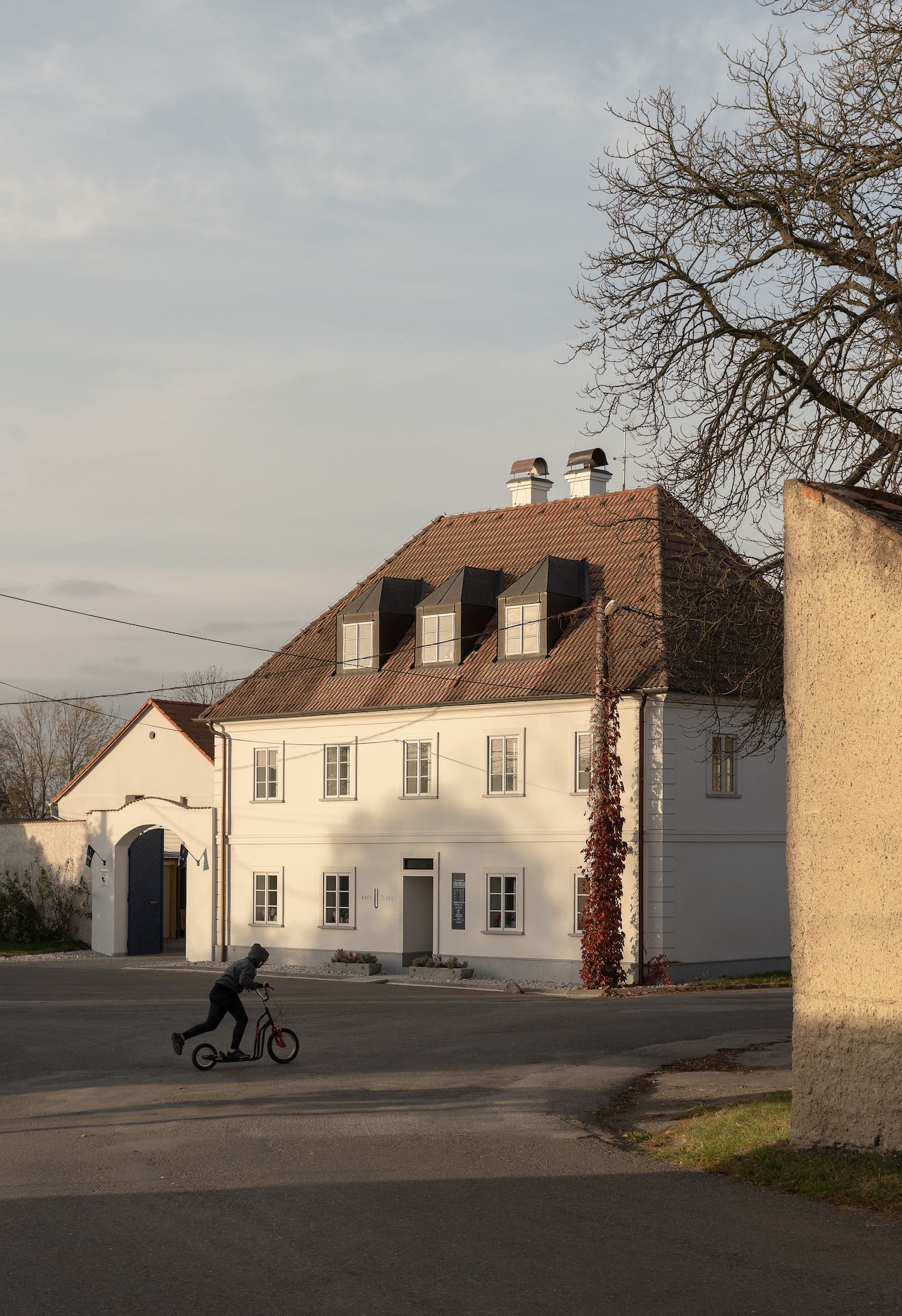 Objektor photo by alex shoots buildings 16 of 21 min