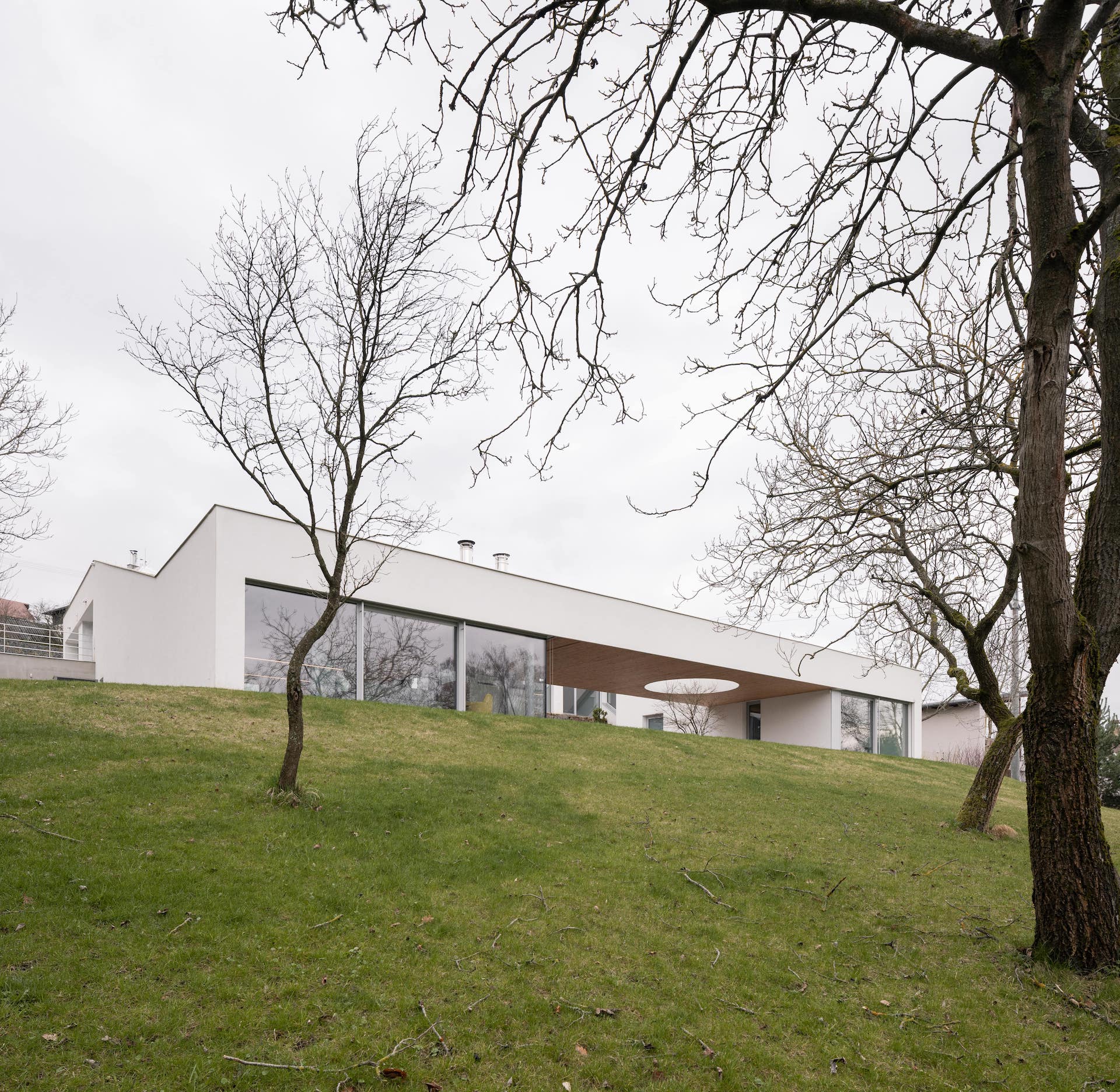 Platforma architekti Flow House photo by alex shoots buildings 16 min