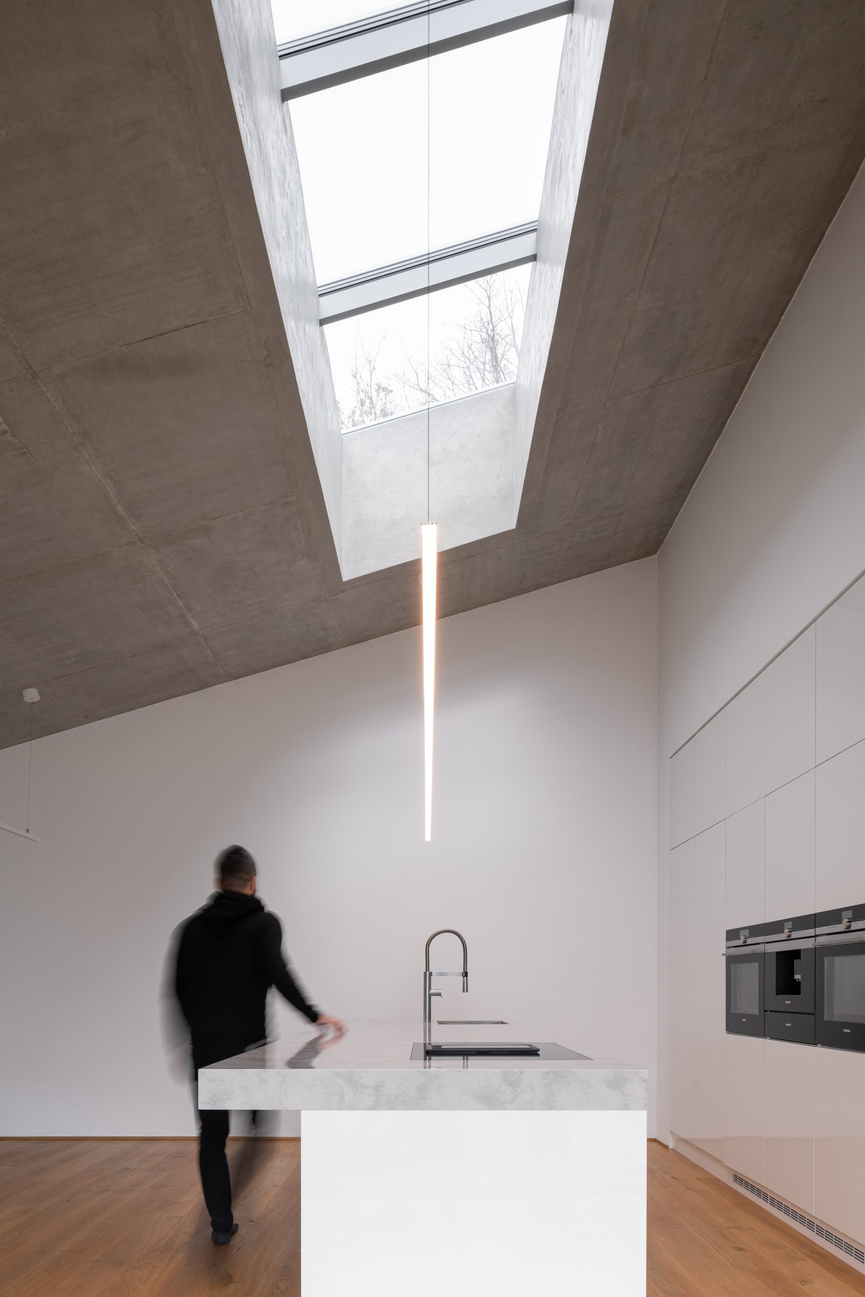 Platforma architekti Flow House photo by alex shoots buildings 4 min