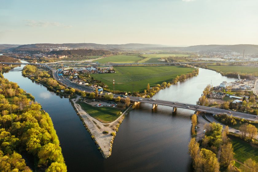 Říční krajina na soutoku Berounky a Vltavy v Praze