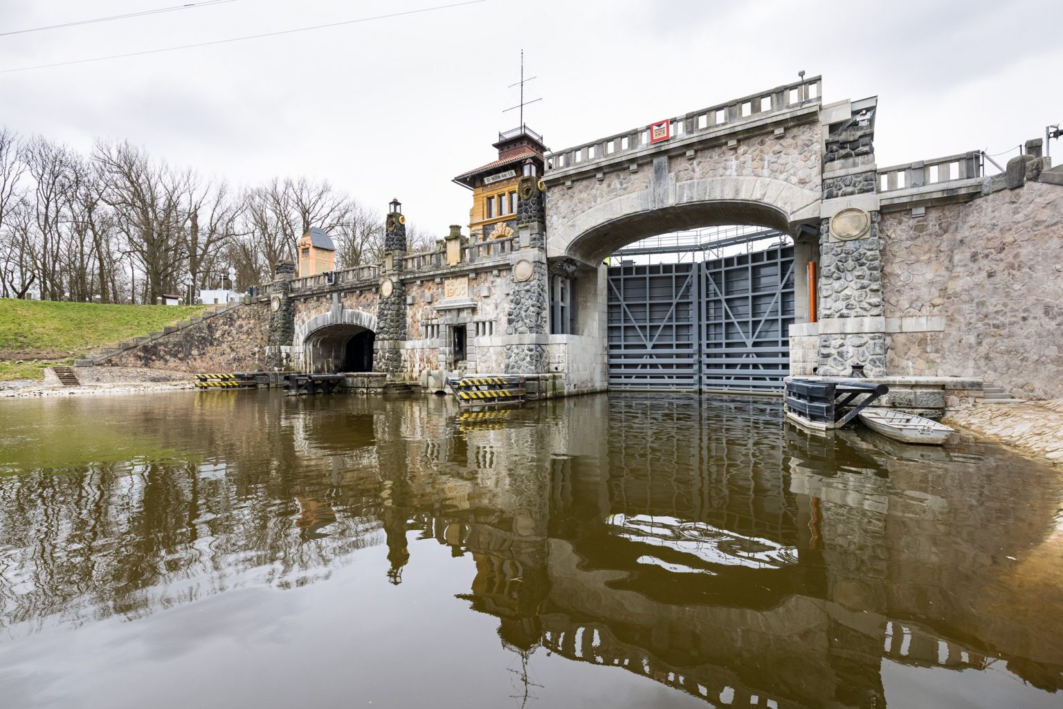 Úprava ohlaví Plavební komora Hořín