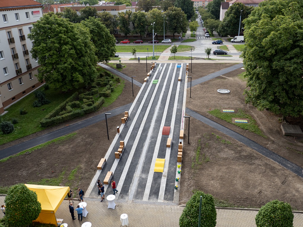 Prostor před ZŠ Slovanská alej