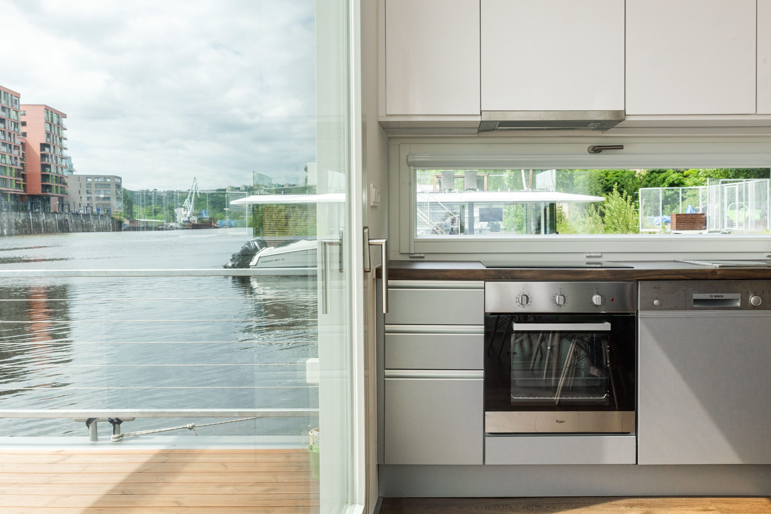 Houseboat Anna 