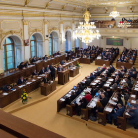Poslanecká sněmovna poslanci