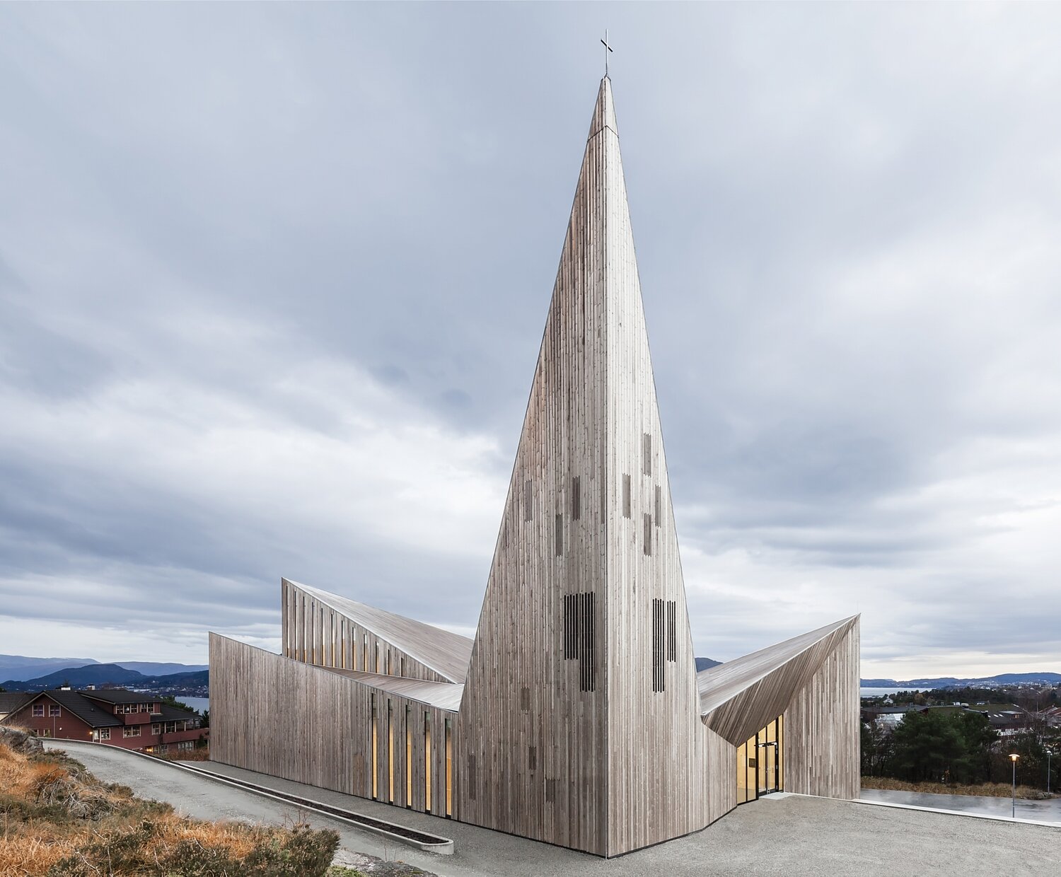 Kostel Knarvik, Hordaland, Norsko, foto: Hundven-Clements Photography & Reiulf Ramstad Arkitekter