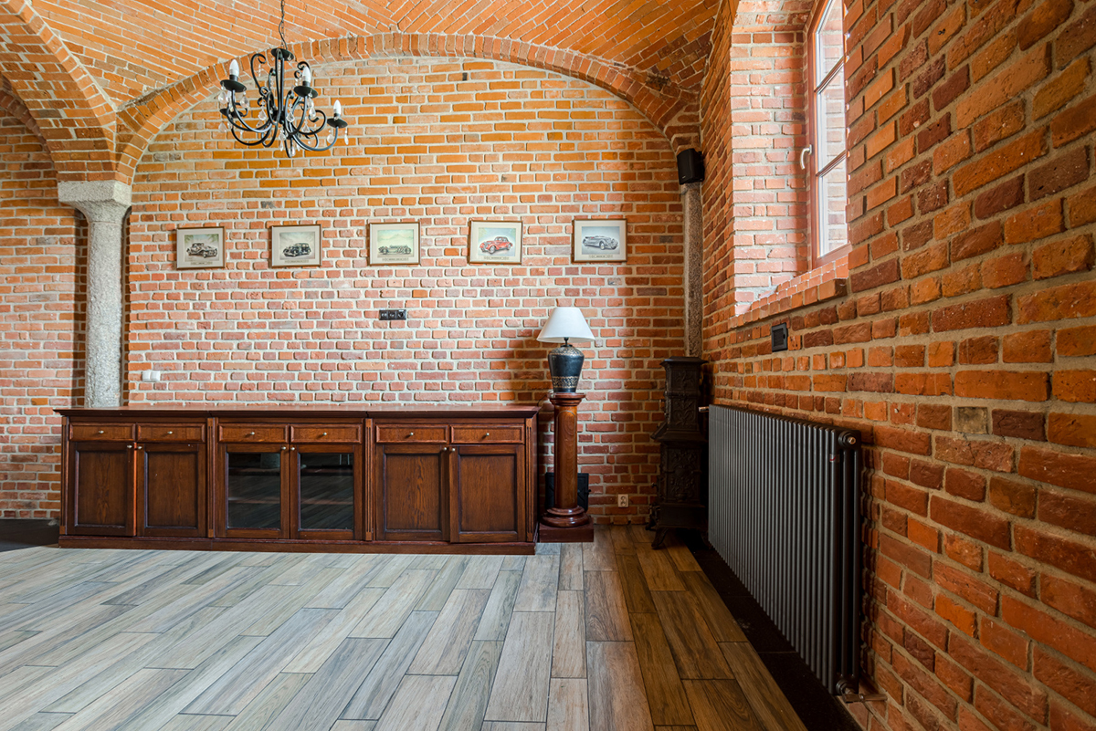 Povrch Technoline radiátoru Zehnder Charleston vynikne i v zámeckých historických prostorách.